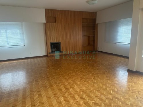Apartments for rent 215 m² in Nicosia Center, Agioi Omologites, Nicosia, 1087