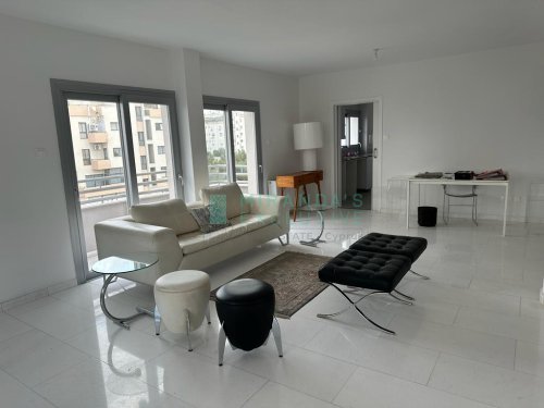 Ρετιρέ προς ενοικίαση 180 μ² στην τοποθεσία Nicosia Center, Agioi Omologites, Nicosia, 1075
