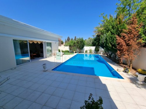 Villa for sale 1000 m² in Egkomi, Nicosia