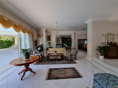 Villa for sale 1000 m² in Egkomi, Nicosia