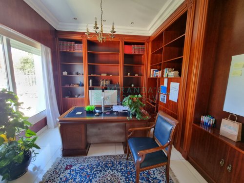 Villa for sale 1000 m² in Egkomi, Nicosia