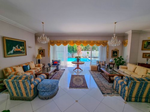 Villa for sale 1000 m² in Egkomi, Nicosia